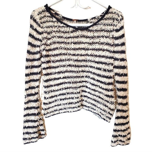 Free People "Downy Stripe" Cropped Crochet Striped Sweater Size M - Picture 6 of 16